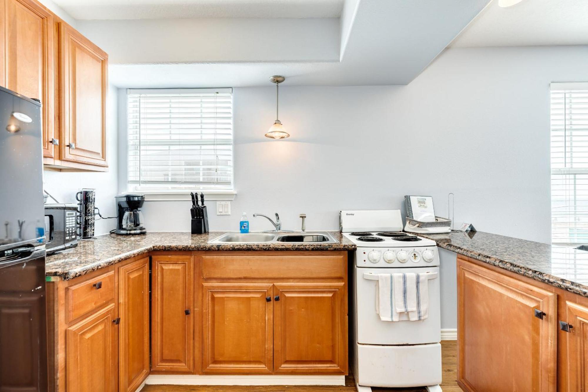 Unobstructed Oceanfront Sea Turtle Unit 2 Beach Pad! Surfside Beach Exterior foto
