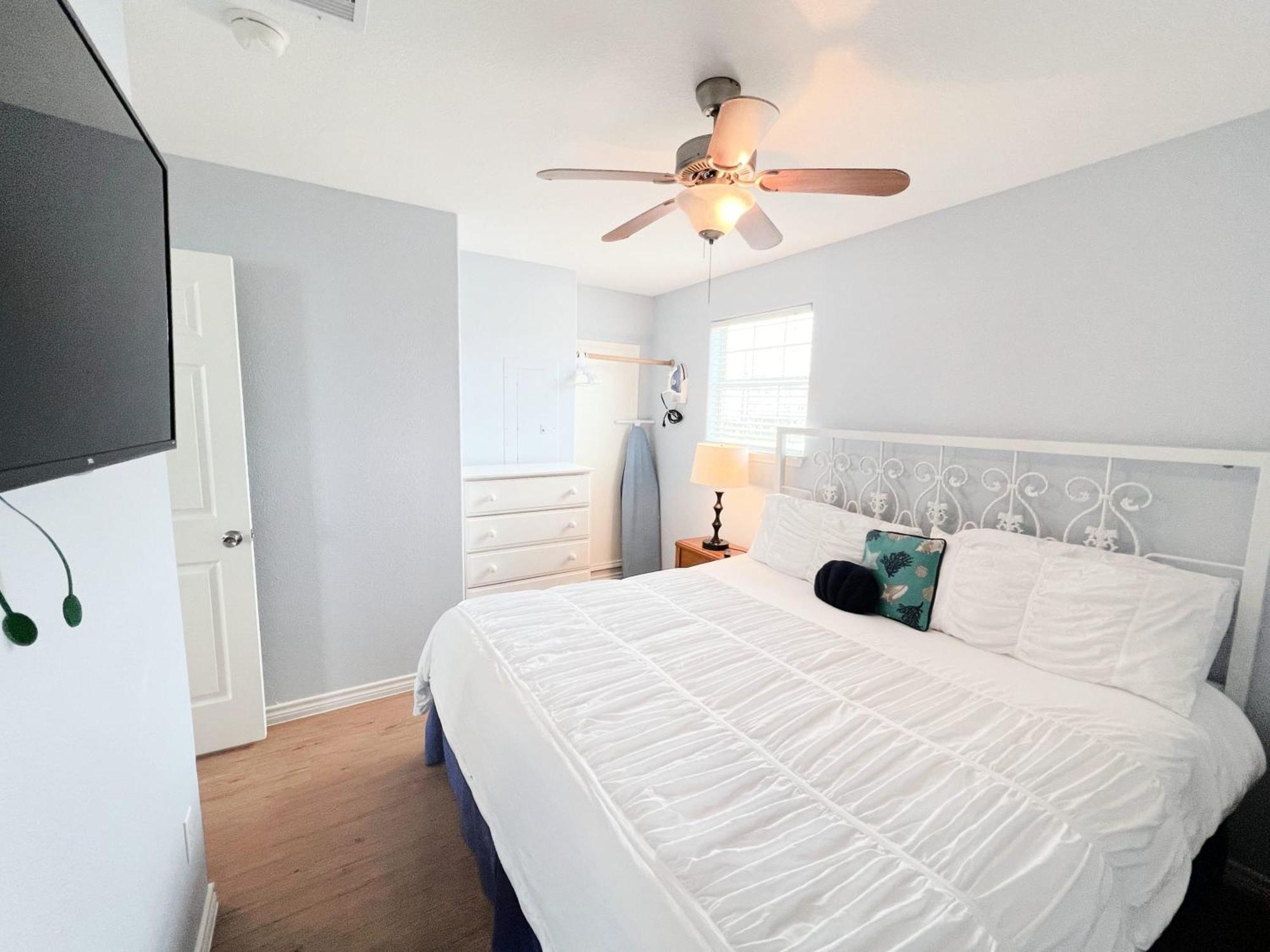 Unobstructed Oceanfront Sea Turtle Unit 2 Beach Pad! Surfside Beach Exterior foto